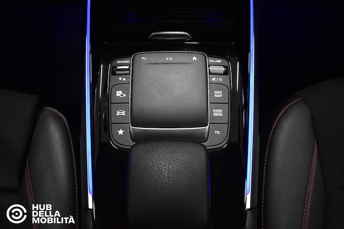 MERCEDES-BENZ GLB 200 d Automatic Premium